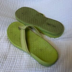Vionic Lime Green Flip Flop Sandals